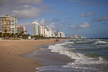 Apartment buildings on the long sandy beach of Fort Lauderdale, Broward County, Florida, USA