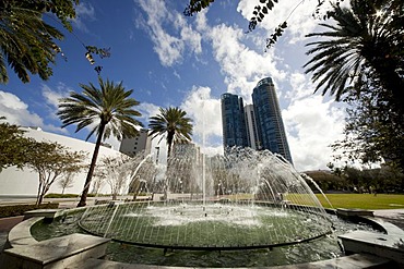 Las Olas Fountain in the town centre of Fort Lauderdale, Florida, USA