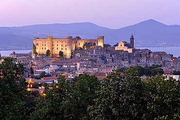 Castello Odescalchi fortress, Duomo Santo Stefano cathedral, Bracciano, lake Lago di Bracciano, Latium region, Italy, Europe