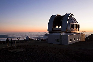 Mauna Kea Observatory on the summit of the Mauna Kea Volcano, 4205m, the United Kingdom Infrared Telescope, Mauna Kea, Hawai'i, USA