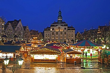 Christmas market, town hall, Lueneburg, Lower Saxony, Germany, Europe