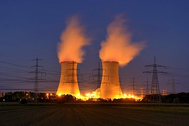 E.ON Grafenrheinfeld Nuclear Power Plant, cooling towers, Schweinfurt, Bavaria, Germany, Europe