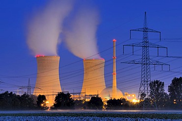 E.ON Grafenrheinfeld Nuclear Power Plant, cooling towers, near Schweinfurt, Bavaria, Germany, Europe