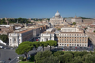 View from Castel Sant'Angelo towards St. Peter's Basilica and the Vatican, Rome, Italy, Europe