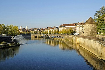 Doubs River, Besancon, department of Doubs, Franche-Comte, France, Europe, PublicGround