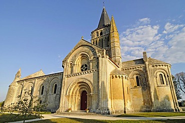 Eglise Saint Pierre church, French Way, Way of St James, Aulnay, Charente-Maritime, Poitou-Charentes, France, Europe, PublicGround