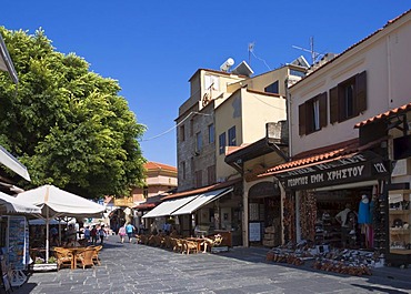 Shopping street, Odos Sokratous, historic centre of Rhodes, Greece, Europe