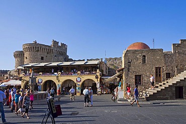 Kastellania on Platia Ippokratou, Thalassini gate in the back, historic centre Rhodes, Greece, Europe, PublicGround