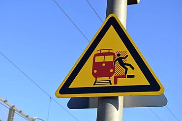 Warnign sign, warning of undertow and falling off the platform, Germany, Europe