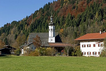 Parish church of Saint Michael, Sachrang, Sachrang valley, Aschau, Chiemgau, Upper Bavaria, Germany, Europe