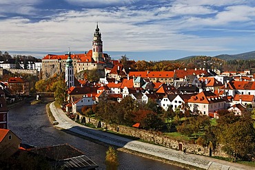 &eskË Krumlov Castle on the Vltava river, Cesky Krumlov, UNESCO World Heritage Site, South Bohemia, Bohemia, Czech Republic, Europe