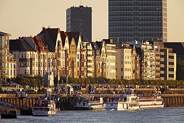 Rhine river bank, old town, Rhine ships, excursion boats on the quay, Duesseldorf, North Rhine-Westphalia, Germany, Europe, PublicGround