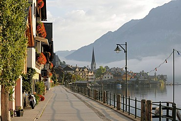 Hallstatt, Hallstaettersee, Lake Hallstatt with morning fog, Salzburg, Austria, Europe