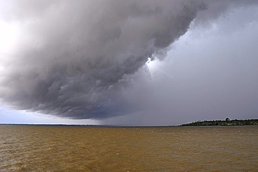 Menacing cloud front announcing a tropical storm, the Amazon between Manaus and Santarem, Amazonas province, Brazil, South America