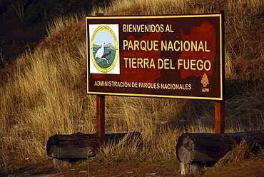 Sign, Parque Ncacional Tierra del Fuego, Tierra del Fuego National Park, southern end of the Panamericana or Pan-American Highway, Ushuaia, Tierra del Fuego, Argentina, South America