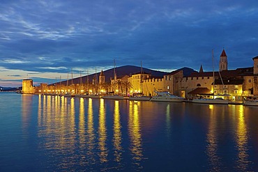 Riva promenade and palazzo, Trogir, UNESCO World Heritage Site, Split region, central Dalmatia, Dalmatia, Adriatic coast, Croatia, Europe, PublicGround