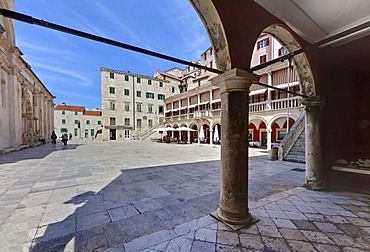 Cathedral square at the Cathedral of St. James, Katedrala svetog Jakova, UNESCO World Cultural Heritage, Sibenik, central Dalmatia, Dalmatia, Adriatic coast, Croatia, Europe, PublicGround