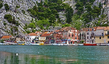 Bay of Omis, Cetina river, central Dalmatia, Dalmatia, Adriatic coast, Croatia, Europe, PublicGround