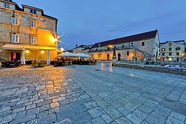 Trg Svetog Stjepana, St. Stephen's square, with restaurants, Hvar, Hvar Island, central Dalmatia, Dalmatia, Adriatic coast, Croatia, Europe, PublicGround