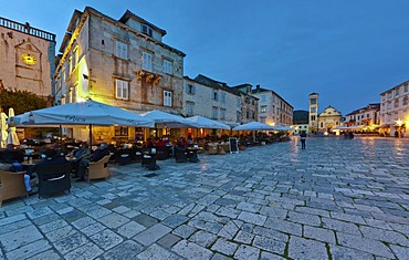 Trg Svetog Stjepana, St. Stephen's square, Cathedral of St. Stephen, Katedrala Svetog Stjepana, Hvar, Hvar Island, central Dalmatia, Dalmatia, Adriatic coast, Croatia, Europe, PublicGround