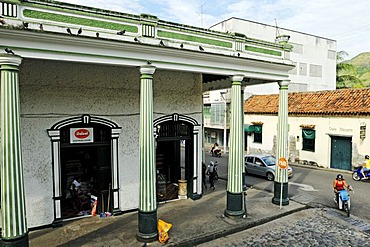 Historic market hall with columns and arcades, city of Honda, Colombia, South America, Latin America