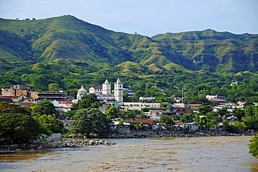 View of the city of Honda on the banks of the Magdalena river, Colombia, South America, Latin America