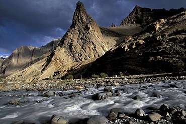 View below the Sisir La or Sisir Pass, Zanskar, Ladakh, Indian Himalayas, Jammu and Kashmir, northern India, India, Asia