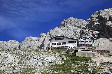 Knorr hut of the German Alpine Club on plateau of Mt Zugspitze underneath the summit, Wetterstein range, Garmisch-Partenkirchen, Upper Bavaria, Germany, Europe