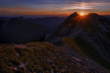 Mountain panorama at sunrise, Reutte, Ausserfern, Tyrol, Austria, Europe