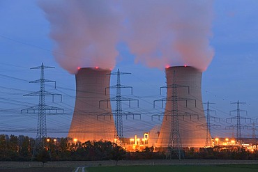 Cooling towers of the Grafenrheinfeld E.ON nuclear power plant, Schweinfurt, Bavaria, Germany, Europe