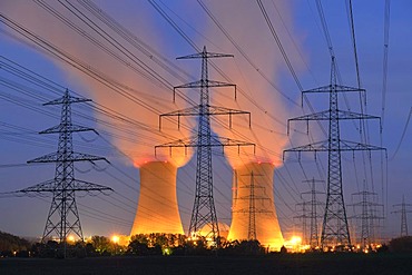 Cooling towers of the Grafenrheinfeld E.ON nuclear power plant, Schweinfurt, Bavaria, Germany, Europe