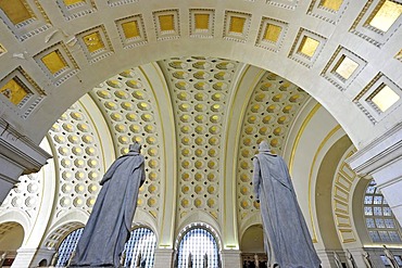 Interior view, Great Main Hall, larger than life statues, waiting room, Union Station, Washington DC, District of Columbia, United States of America