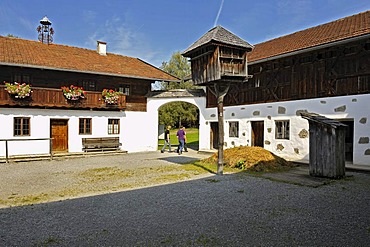 Inner courtyard, a pigeonry and a dunghill, Bernoeder Hof farm, Bauernhausmuseum Amerang farmhouse museum, Amerang, Bavaria, Germany, Europe