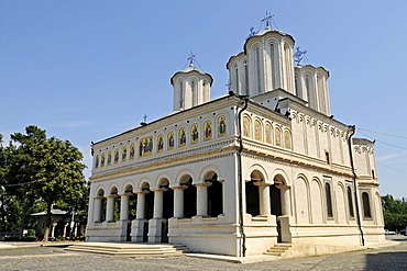 Palace and Church of the Patriarch, Romanian Orthodox Church, Bucharest, Romania, Eastern Europe, PublicGround