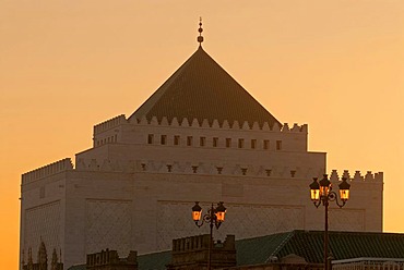 Silhouette of the mausoleum of King Mohammed V, Rabat, Morocco, Africa