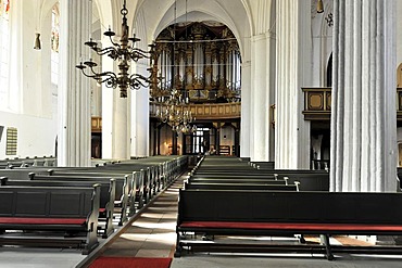 Nave with organ, Church of St. Wilhadi, built during the first half of the 14th Century, Hanseatic town of Stade, Lower Saxony, Germany, Europe