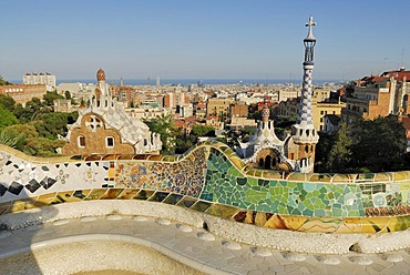 Wave-shaped bank with ceramic mosaics by Josep Maria Jujol, La Placa, Park Gueell, designed by Antoni Gaudi, UNESCO World Cultural Heritage Site, Barcelona, Catalonia, Spain, Europe