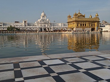 The Golden Temple, the most important and sacred place for Sikhs, Amritsar, Punjab, India, Asia