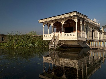 Houseboat on Dal Lake, popular to accomodate tourists in Srinagar, Jammu and Kashmir, India, Asia