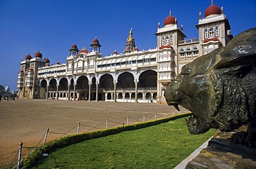 The old Maharaja Palace, Mysore, Karnataka, India, Asia