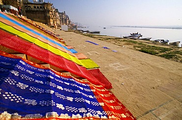 Saris drying quickly in the hot winds of Varanasi, Uttar Pradesh, India, Asia