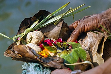 A small ritual as part of the praying ritual for the good reincarnation of a dead person, Haridwar, Uttarakhand, formerly Uttaranchal, India, Asia