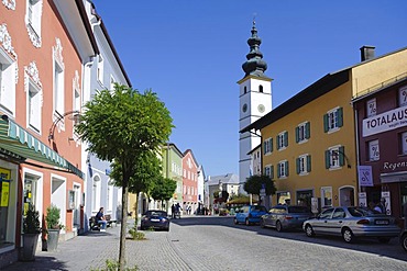 City centre and St. Martin parish church, Waging, Upper Bavaria, Bavaria, Germany, Europe