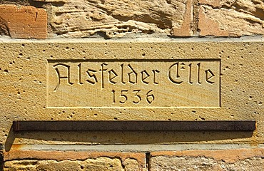 Alsfelder Elle, 1536, plaque at the Town Hall, Alsfeld, Hesse, Germany, Europe