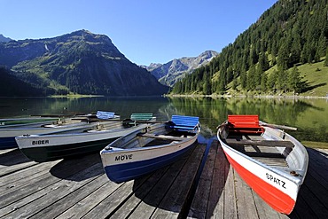 Rowing boats on lake Vilsalpsee, near Tannheim, Vilsalpseeberge mountain group, Tannheimer Tal valley, Tyrol, Austria, Europe