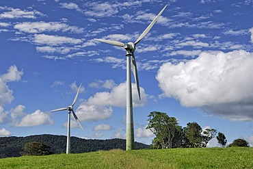 Windy Hill Wind Farm, Windy Hill Volcano, Ravenshoe, Highway 1, Queensland, Australia