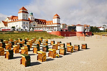 Beach at Binz with Travel Charme Kurhaus behind, Ruegen, Mecklenburg-Vorpommern, Germany, Europe