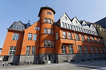 Former port building at Elisabeth-Treskow Platz square, Rheinauhafen district, Cologne, North Rhine-Westphalia, Germany, Europe