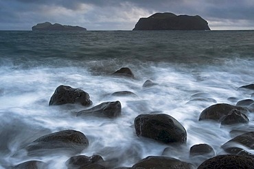 Wild surf on the Westman Islands, south Iceland, Iceland, Europe