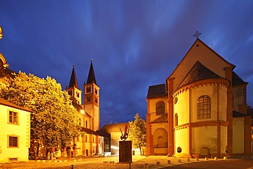 Wuerzburg Cathedral and Neumuenster collegiate church, Kiliansplatz square, Wuerzburg, Lower Franconia, Franconia, Bavaria, Germany, Europe, PublicGround